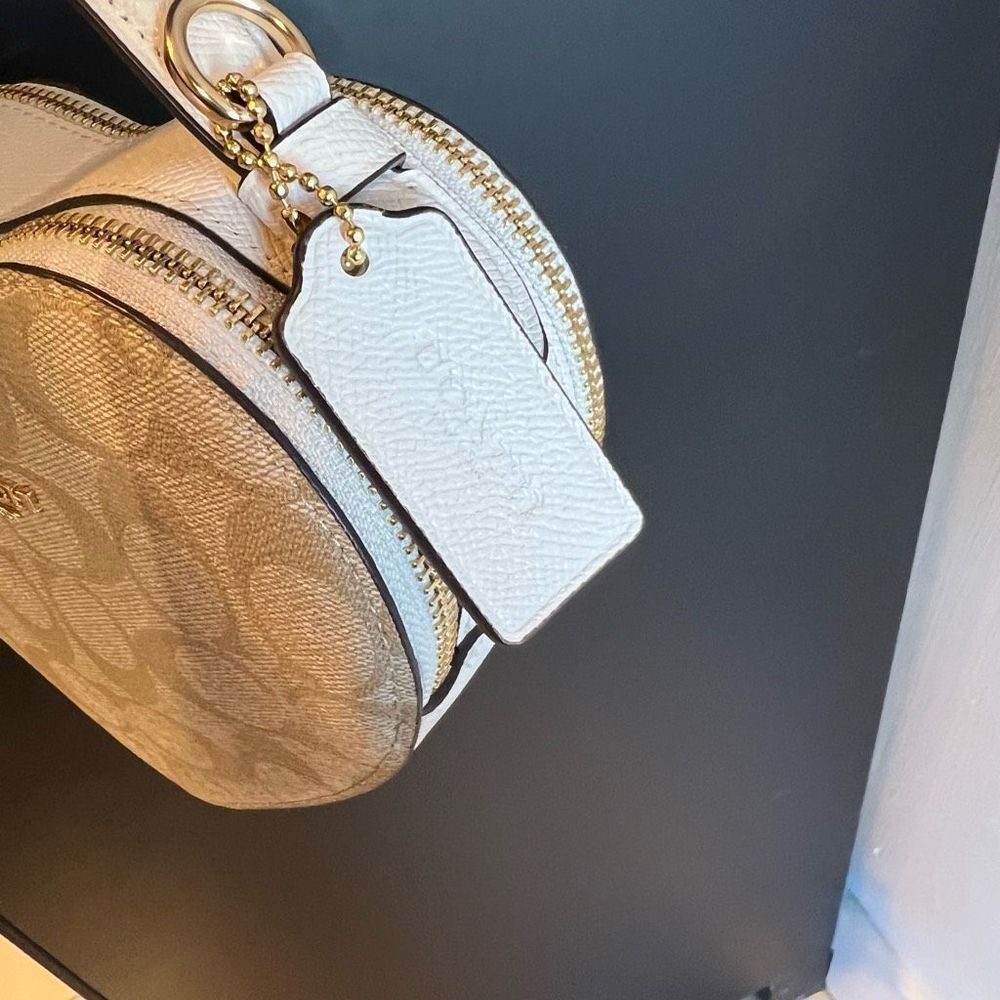 NWT COACH Heart Crossbody In Signature Canvas CJ450 Xbody Messenger Hand Bag - Picture 2 of 14